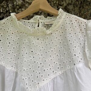 A new day white cotton eyelet ruffle blouse | Size large